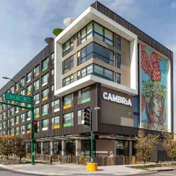 Cambria Downtown Phoenix Convention & Airport Hotel