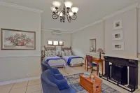 Montagu Vines Guesthouse - parking