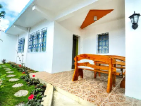 แมกเฟรดส์ เพลส บาตาเนส โรงแรมในบาตาเนส