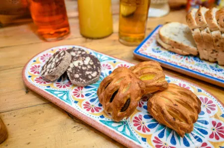 Villa Giulia Rooms & Bike Отели рядом с достопримечательностью «Chiesa San Giacomo di Gargnano»