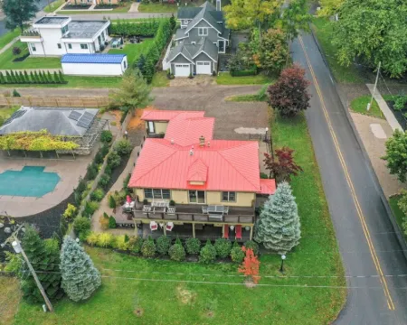 Douglas Retreat - Two bedroom condo with High-Speed WIFI, AC, Washer/Dryer. Hotels in Douglas