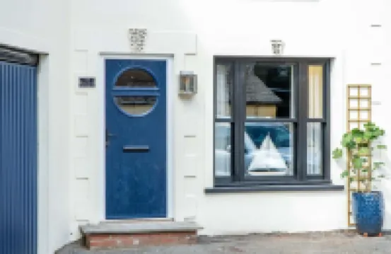 The Cottage - 2 Bedroom Cottage - Tenby