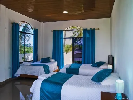 Hostal Muro de Las Lagrimas with High Speed Internet Starlink