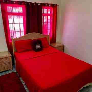 Arlene's & Chris's Guesthouse Rooms