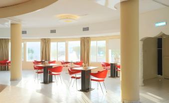 Holiday Beach Resort