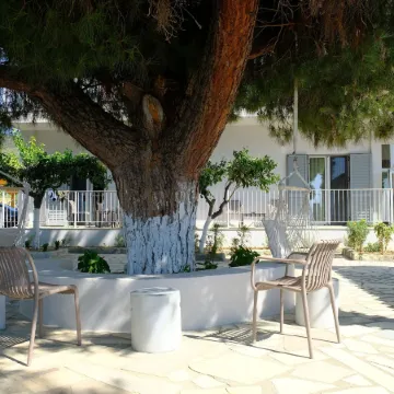 Evia Bay Suites & Retreats