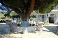 Evia Bay Suites & Retreats Hotels in Glifa