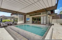 Luxury Cap Cana Villa with 3 Bedrooms, Plunge Pool, Maid, and Golf Course Access - Biệt thự