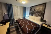 Super 8 by Wyndham Brooklyn Fulton Street/Broadway Junction