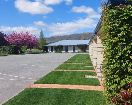 Lake Dunstan Motel Hotels in Cromwell