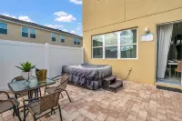 Comfy House at Compass Bay CB102