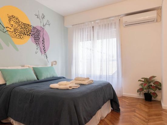 MOT + Junin 1435 - 4 Bd 8 Pax in Recoleta