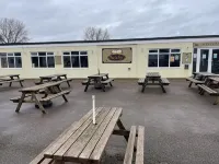 2-bed Seaside Retreat - Sleeps 4 & Parking
