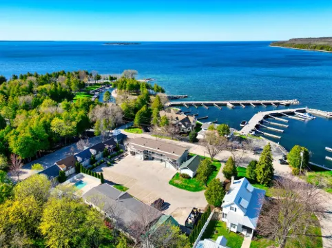 雲杉海岸汽車旅館