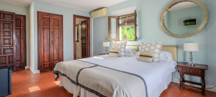 โรงแรม LA TARTANA BOUTIQUE โรงแรมในอัลมูนีคาร์