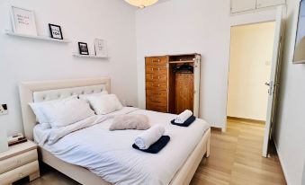 Elegant Apt with Balcony & Sea View by FeelHome