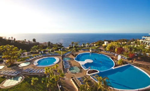 Coral La Quinta Park Suites
