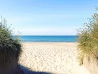 Welcoming Cottage Near the Sea-by Traum