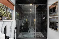 The Sinatra - Fun, 5BD Home! Huge Pool! Game Room!