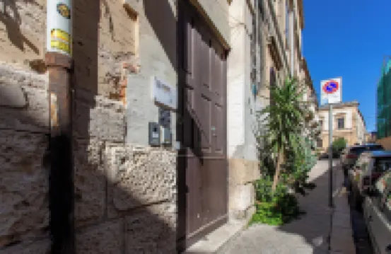 Historic residence next to Aretusa source