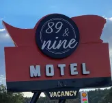 89 آند ناين موتل فنادق في 