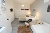 Summer Room- Fronte Spiaggia Hotels in La Caletta