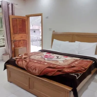 Pine Grove Hotel