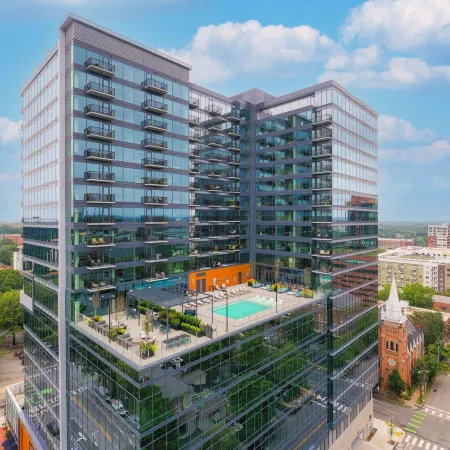 High-Rise Apt Raleigh Free Parking & Sunset View 1