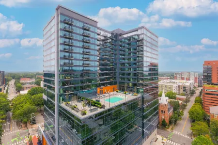 High-Rise Apt Raleigh Free Parking & Sunset View 2