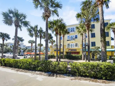 Golden on 30a 1 Bedroom Condo by RedAwning فنادق في سانتا روزا بيتش