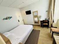 Logis Au Grand Hotel et Son Restaurant Hotels in Mayenne