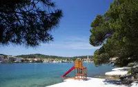 Holiday Park Zelena Punta Hotels in Kukljica
