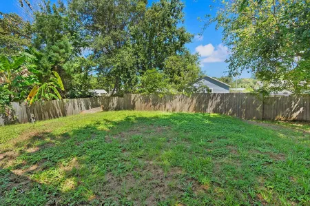 Just North of Downtown Fenced Yard BBQ Patio