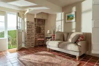 Pear Tree Cottage - Cosy one bedroom Cottage