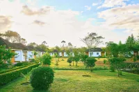 Andasibe Sifaka Lodge Hotels near Parc Mitsinjo