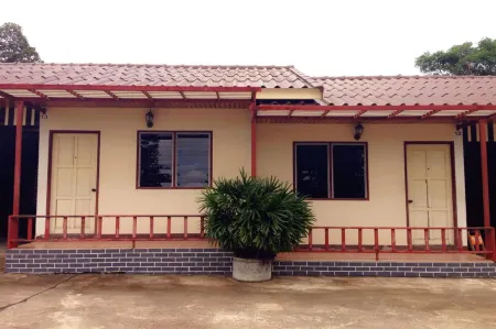 Zigzag Resort Mukdahan Отели рядом с достопримечательностью «Chao Mae Song Nang Phi Nong Shrine»