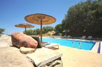 Παραδοσιακός Ξενώνας Ελιά - Pools