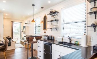 The Newtonian Tiny Container Home Near Magnolia