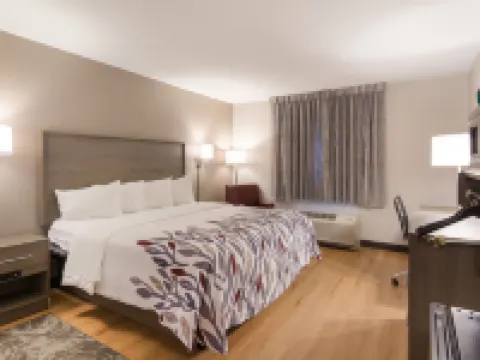 Red Roof Inn & Suites Middleborough Hotels in Middleboro