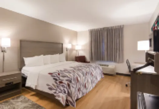 Red Roof Inn & Suites Middleborough Hotels in 