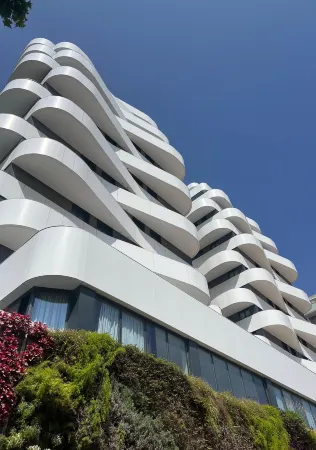 Hotel Arena Select Отели рядом с достопримечательностью «Font de la Plaça de l'Ajuntament»