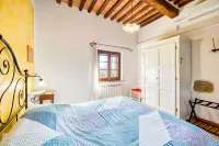 Willow Apt with Shared Pool