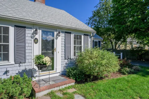 Private Outdoor Area and Close to Beach - Spacious and Inviting