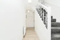 4 Bedrooms-2Bath-Free Parking Hotels in Denny