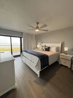 SPI FUN! - 2/2 Beachfront - 2025 Full Remodel - Everything is brand new - OV502 住宿飯店