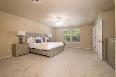 Hot Tub, Firepit & Propane Gridle5 Minutes to la Cantera & the Rim!