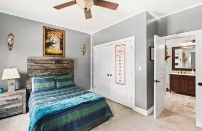 Barndominium! Pool, HotTub, Slide, Mini B-Ball Court/Nerf Arena, Theater, 2 Bars