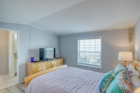 Secluded Beach home with amazing views close to all.