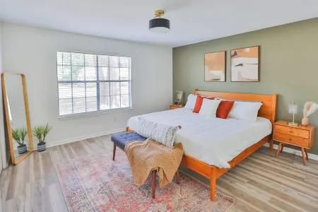 Less than 1 mile from downtown Fairhope!