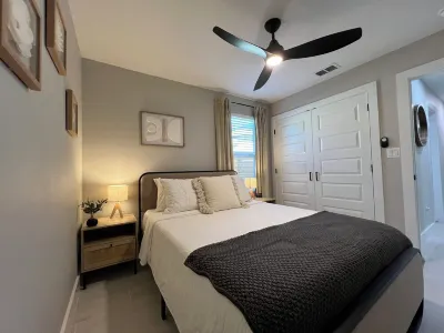 Casa Olivo: Feel Right at Home Hotels near UTRGV Visual Arts Building